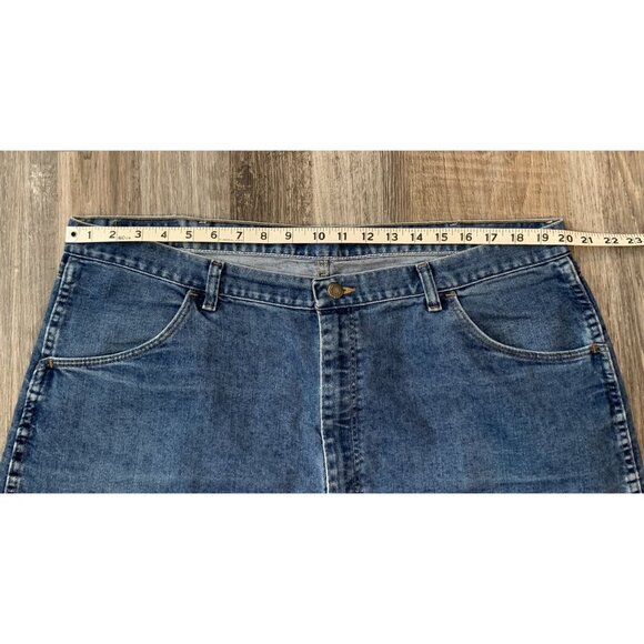 Wrangler Mens Authentic Jeans 42X30 Classic Fit Blue Denim Straight Leg 85900DW - Picture 6 of 11